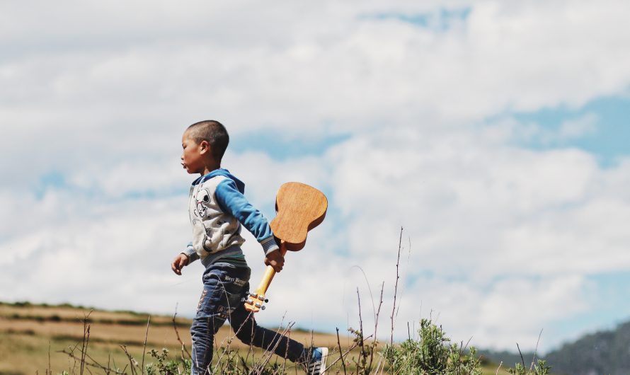 Guide d’achat : Comment choisir sa guitare pour enfant